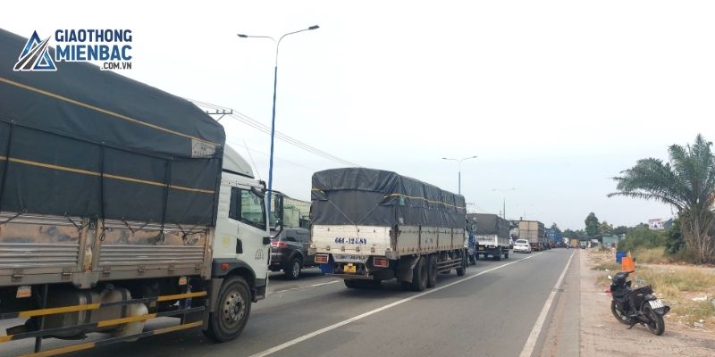 Các tuyến đường huyết mạch của hòa bình